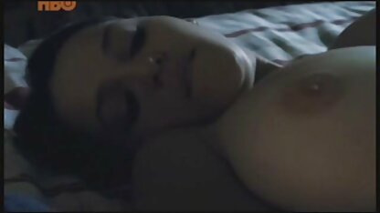 नीचे पहनने के कपड़ा हॉलीवुड फुल सेक्स फिल्म और मोज़ा लाल रंग में सौंदर्य